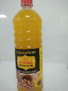 Edible Cold Pressed Groundnut Oil
