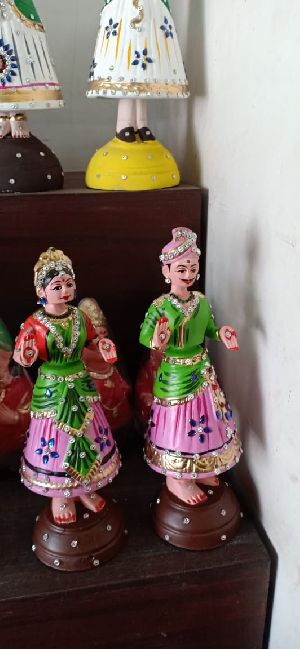 Polished Clay Dancing Bobble Head Dolls For Decoration Size Standard at Best Price in Thanjavur