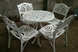 Aluminium Cast Chair Table Set (738 Whte)