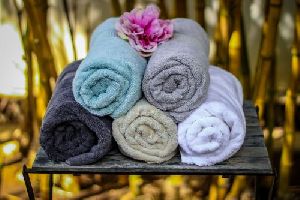 Pack of Multicolor Bamboo Bath Towels