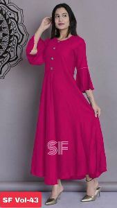 Half Sleeves Rayon Ladies Fancy Kurtis, Size : XL, XXL, Pattern : Printed  at Best Price in Surat