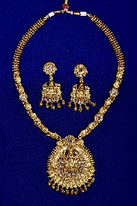 Antique Design Golden Polish Necklace Set
