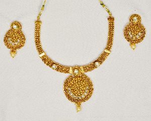 Elegant Kundan Beaded Necklace Set