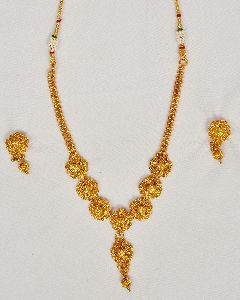 Floral Design Traditional Necklace Set