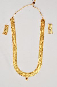 Simple Sober Gold Polish Necklace Set