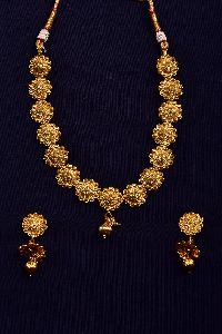Traditional Floral Gp Necklace Set