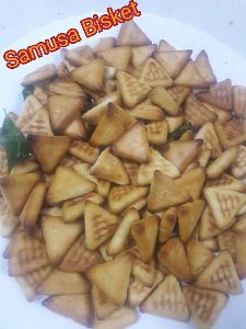 Samosa Shape Biscuits