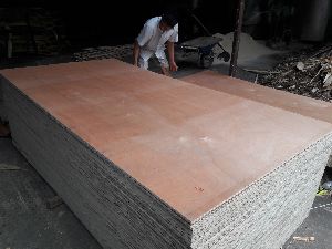 Packing plywood face bintagor