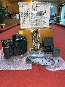 New Nikon D850 FX Format 45.7MP Digital SLR Camera-body &amp;amp; accessories
