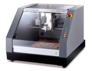 Roland MDX-40A Benchtop CNC Mill (MITRAPRINT)