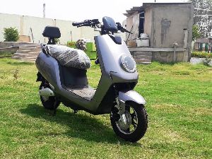 Victory Vero Delta Scooty