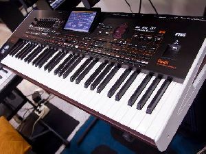 yamaha genos 76 keys synthesizer keyboard