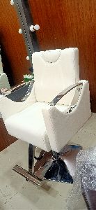 Saloon chair and beauty parlour chair