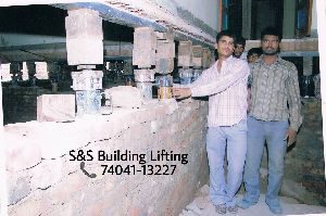 Building Lifting in Kerala.