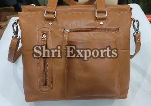 Louis Vuitton Rexine Ladies Purse, Style : Hand Pouch, Shape : Oval,  Rectangular, Square at Rs 200 / Bag in Nashik