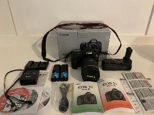 CANON 5D MARK IV (WITH 24-70mm F/4 CANON LENS, FLASH, 2 BATTERIES AND MORE)