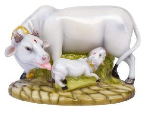 Poly Resin Decorative White Cow With Calf Showpiece