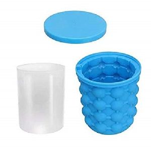 Plastic Ice Cube Bucket