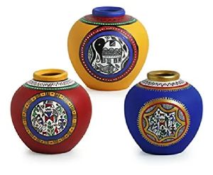 Indus-Valley Art Painted CLay Pots set brings good vision and various therapeutic benefits