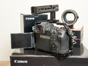 Canon EOS R6 20.1MP Mirrorless Camera WITH Lens
