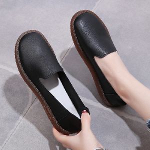 Ladies Leather flat shoes