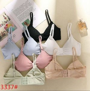 Plain Cotton Ladies Wireless Convertible Bra, Size : All Size, Feature :  Comfortable, Easily Washable at Best Price in Jind