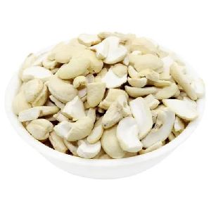 S-320 Split Cashew Nuts
