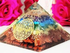 Chakra Pyramid orgonite