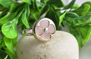 Mother of Pearl Sovereign Ring
