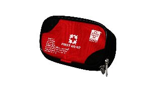 FIRST AID TRAVEL KIT SMALL - NYLON POUCH - 29 COMPONENTS - SJF T2