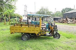 mayuri  E Rickshaw