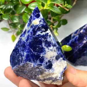 Sodalite natural points