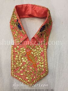 Gajri Handcrafted Thread Work Pocket & Collar Set