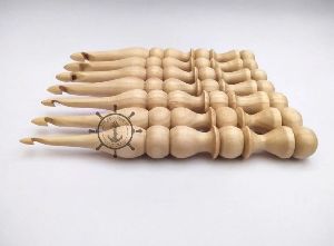 Ergonomic Wooden Crochet Hooks Set