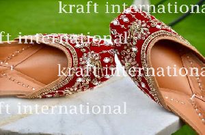 red work embroidery leather juttis