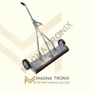 Magnetic Sweeper with Wheels