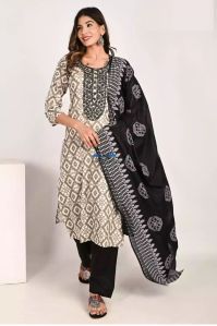 Printed Cotton Kurti Pant Dupatta Set