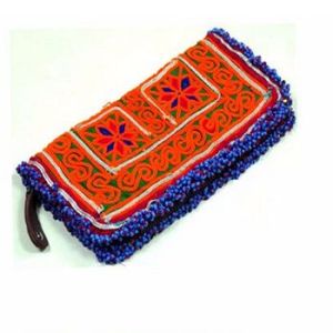 EMBROIDERY STYLE CLUTCH BAG