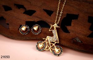 Gold AD cycle  golden pendant set