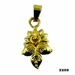 Brass micro gold plated leaf pendant