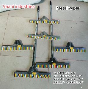 Metal floor wiper