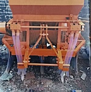 Moga 2 Row Automatic Potato Planter (Spring Type)