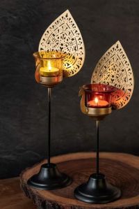 Leaf tea light stand