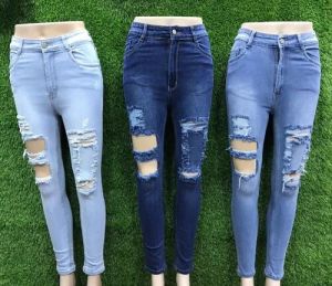 Women Damaged Slim Fit Jeans