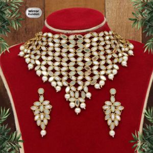 White Kundan Mirror Choker Necklaces Set