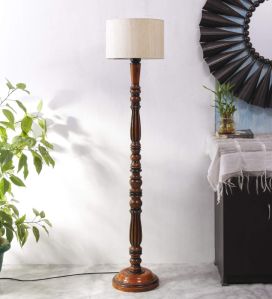 Designer Fashionable Wooden Floor Lamp