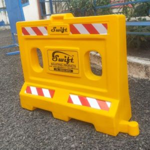 1 mtr star road safety barricades