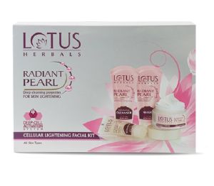 Lotus Herbal Facial kit