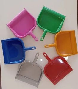 plastic dust pan