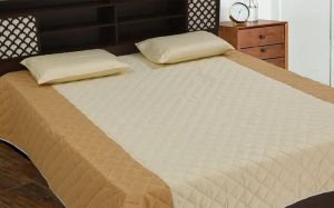 Polyester Quilted Bedsheet With 2 Pillow Covers